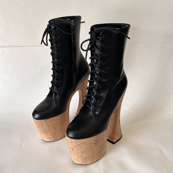 Gucci Shoes - GUCCI Women's Black Leather Platform Ankle Zip Boots Size 7 NIB 747749